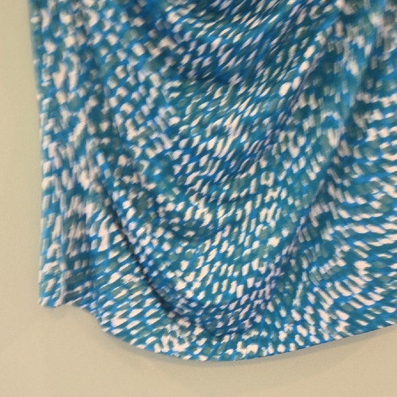 Jones NY Blue, White & Green Ocean Patterned Ruched Sleeveless Blouse Small - Picture 4 of 8